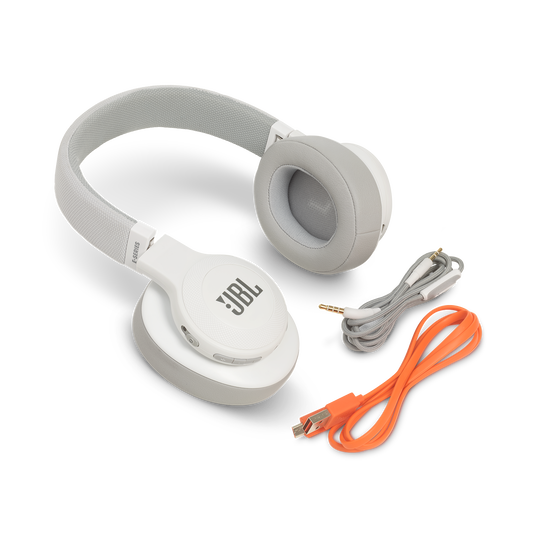 JBL E55BT - White - Wireless over-ear headphones - Detailshot 5