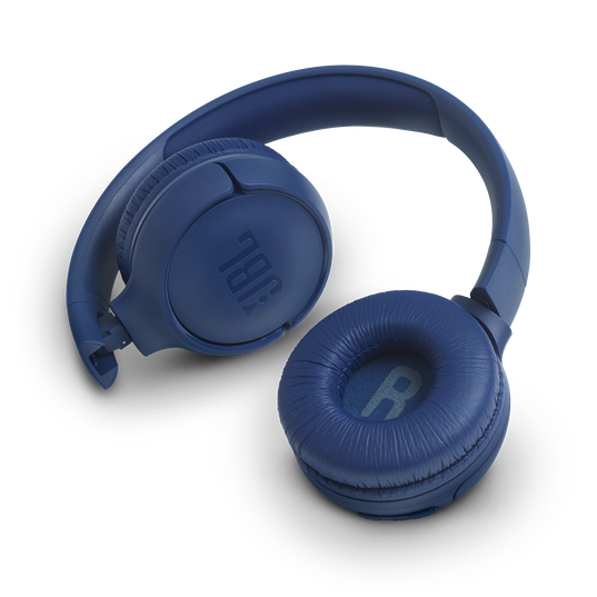 JBL Tune 500BT - Blue - Wireless on-ear headphones - Detailshot 1