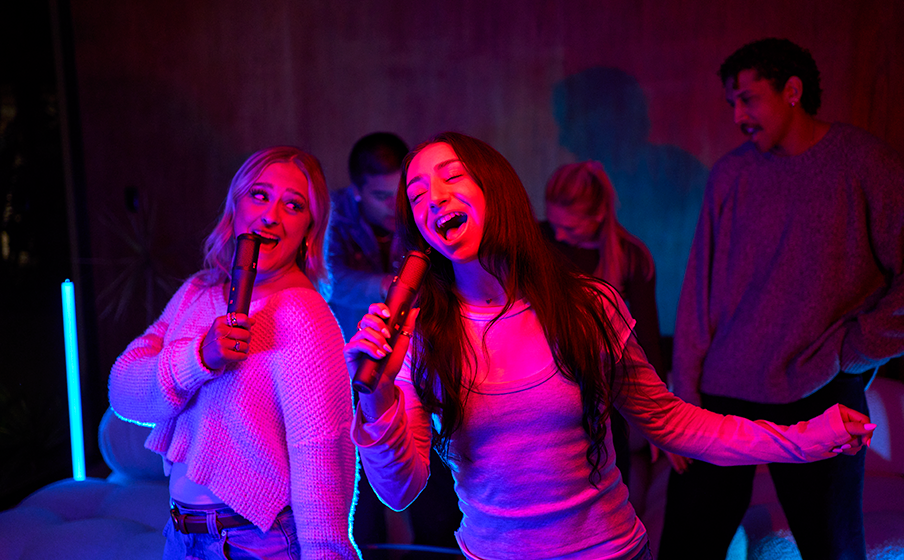 Seamless connection, plug in and sing